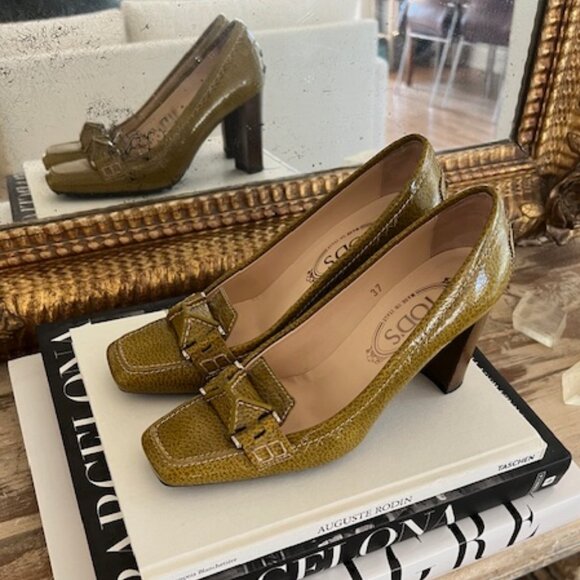 Gorgeous Tod's Moss Green Heeled Loafers, Size 7 (37) - Picture 5 of 9